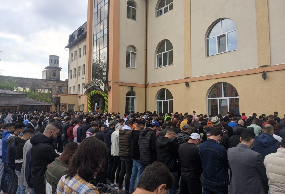 Kiyev məscidlərində bayram namazı qılınıb