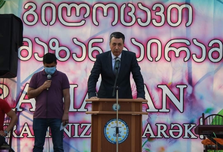 Dünya azərbaycanlıları builki müqəddəs Ramazan bayramını xüsusi sevinclə qeyd edirlər
