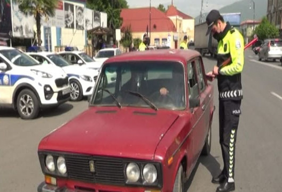 Balakəndə təhlükəsizlik kəmərindən istifadə etməyən sürücülər inzibati məsuliyyətə cəlb edilib