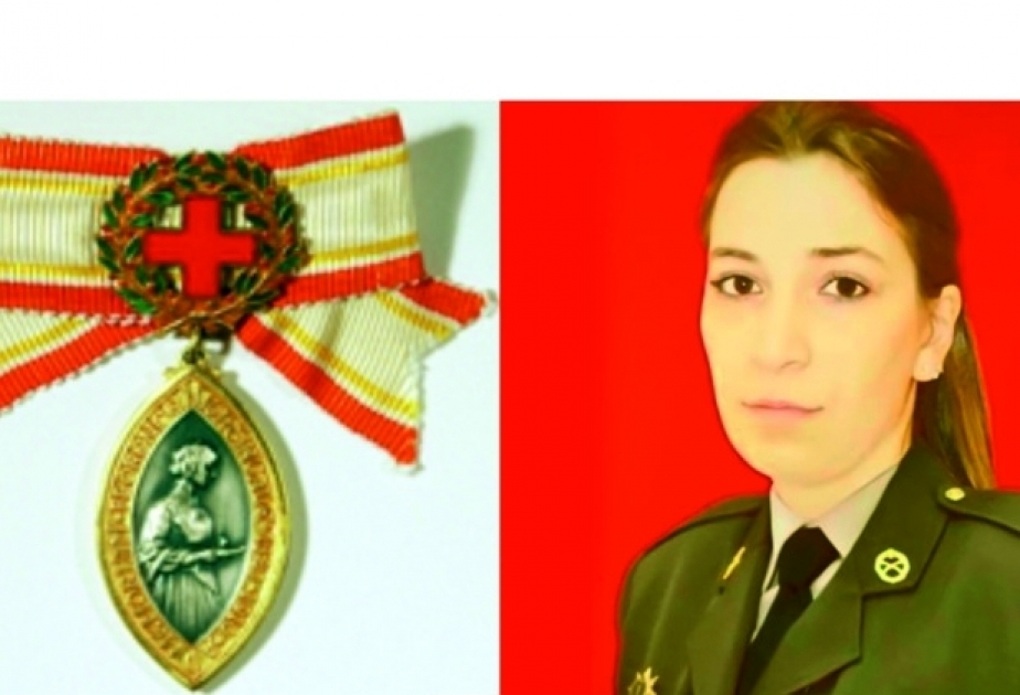 La enfermera militar, mártir Arasta Bakhishova fue galardonada con la medalla "Florence Nightingale"