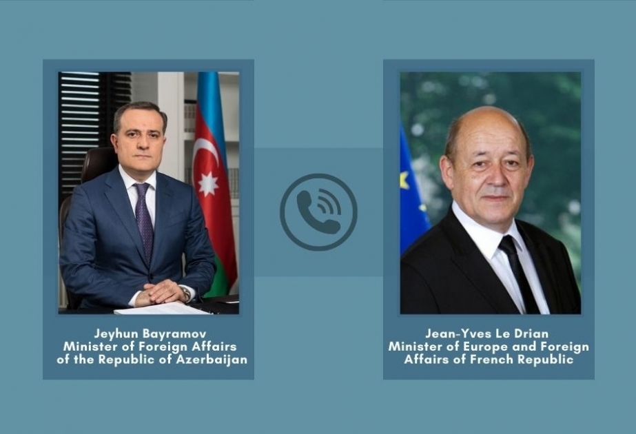 Cancilleres de Azerbaiyán y Francia mantienen una conversación telefónica