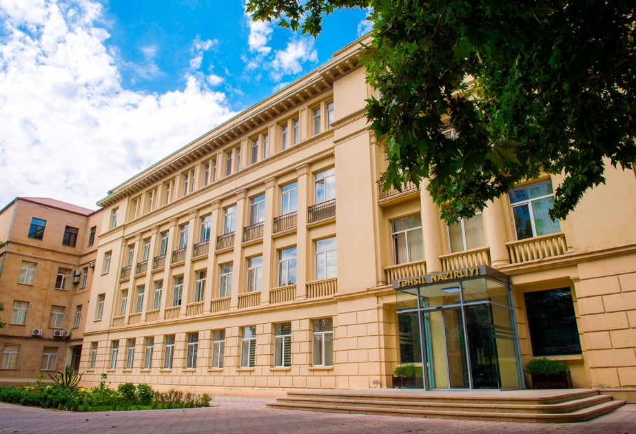L’enseignement en présentiel reprend partiellement en Azerbaïdjan