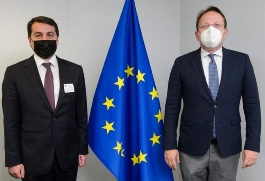 Помощник Президента Азербайджана встретился в Брюсселе с комиссаром Европейского Союза