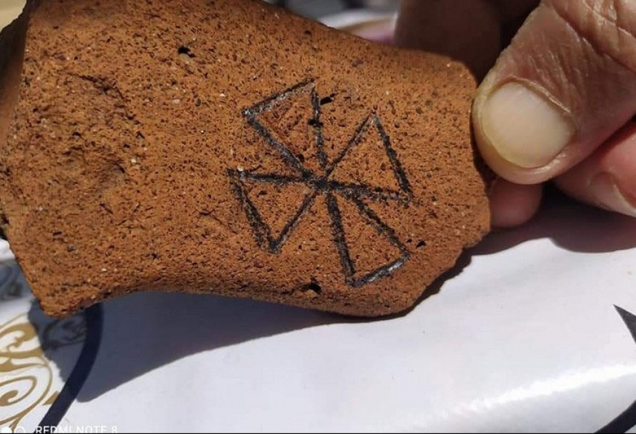 Cəlilabadda üzərində alban xaçının ilkin forması olan qədim daş aşkarlanıb