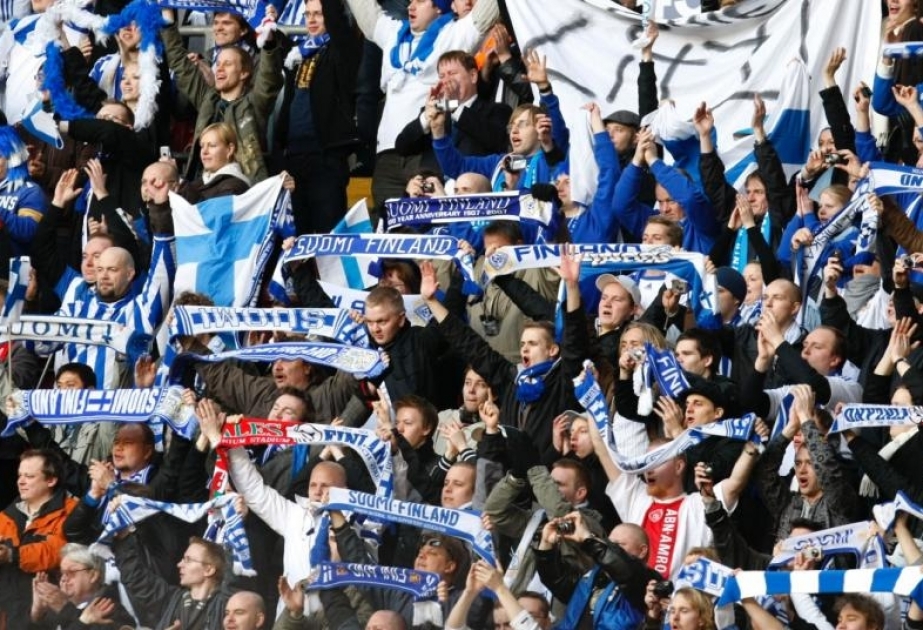 Финских футбольных болельщиков призвали следить за матчами из дому