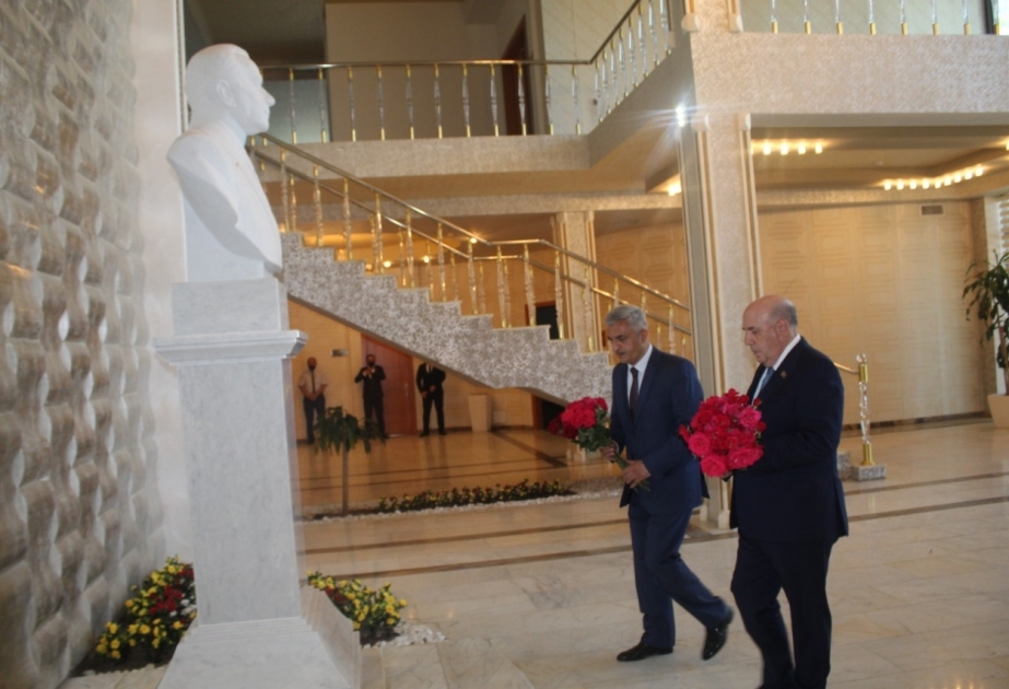 Əhliman Əmiraslanov: Xalqımızın mənəvi dünyasında ağsaqqal və ağbirçək sözü, xeyir-duası həmişə ən ali həyat məramı olub