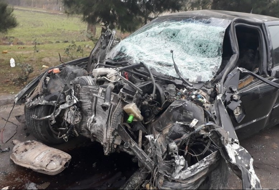Sabirabad rayonunda avtomobil hasara çırpılıb