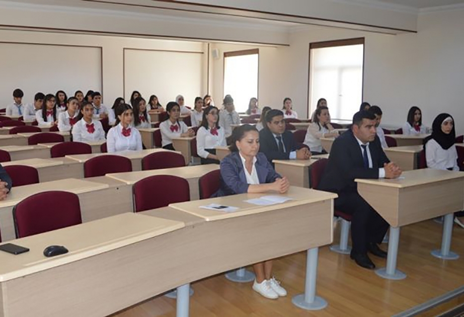 “Naxçıvan” Universitetində keçirilən konfrans İslamda mənəvi dəyərlər mövzusuna həsr edilib