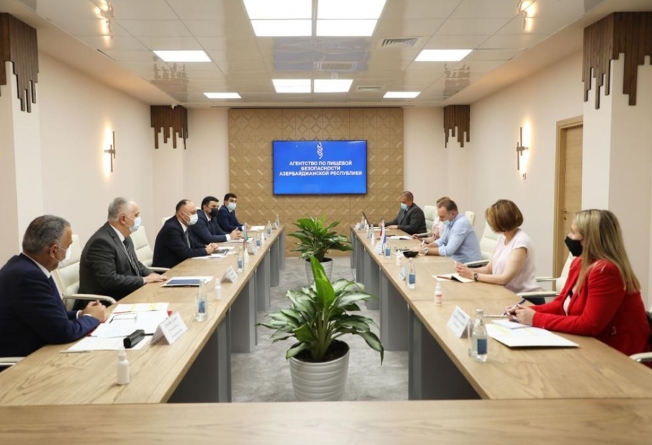 Azerbaiyán y Rusia estudian el levantamiento de la prohibición de exportar tomates y manzanas