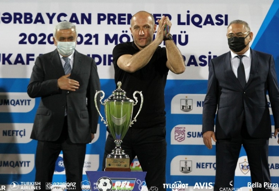 Samir Abbasov futbol üzrə Azərbaycan çempionatında kubok sevinci yaşayan 11-ci çalışdırıcıdır