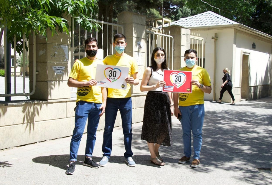 Nərimanov rayonundakı 45 nömrəli məktəbdə yol hərəkətinin təhlükəsizliyi ilə əlaqədar tədbir keçirilib