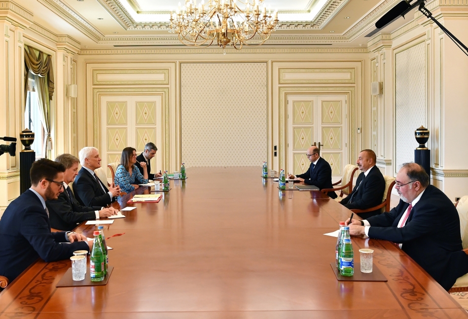 Le président Ilham Aliyev reçoit le responsable des exportations de la Grande-Bretagne VIDEO