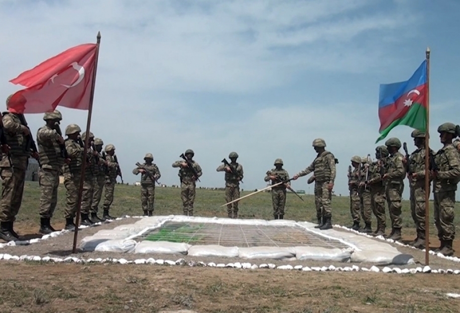 Проведены тактические учения с участием азербайджанских и турецких военнослужащих