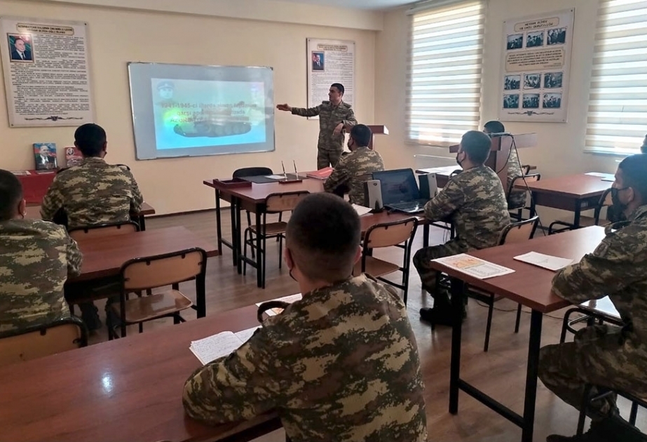 В Азербайджанской армии проводится конкурс «Лучший руководитель группы занятий по общественно-политической подготовке»