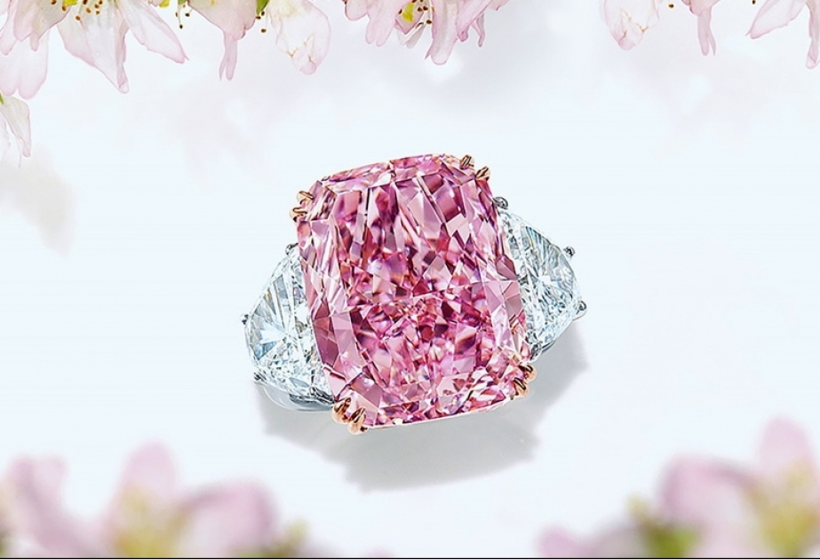 Bənövşəyi-çəhrayı “Sakura” brilyantı hərracda 29,1 milyon dollara satılıb