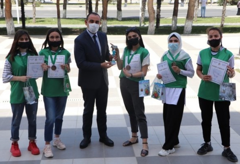 Sumqayıtda "Xəmsə” milli intellektual oyununun qalibləri mükafalandırılıb