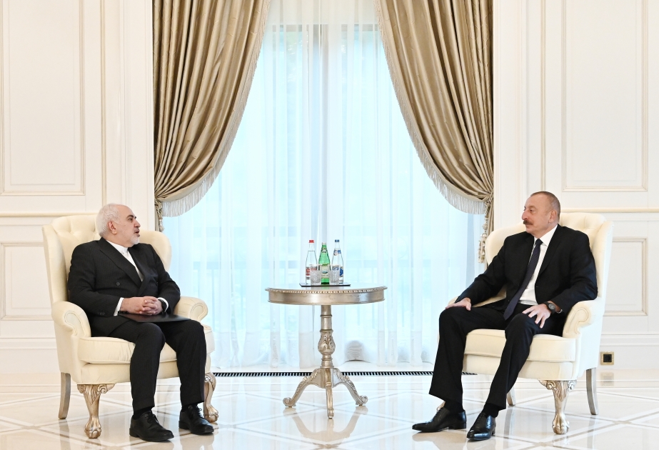 Präsident Ilham Aliyev empfängt iranischen Außenminister   VIDEO
