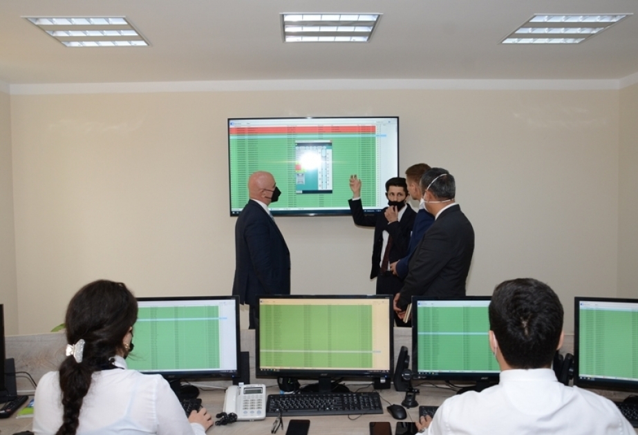 Alman mütəxəssis paytaxtda yeni liftlərin quraşdırılması ilə tanış olub