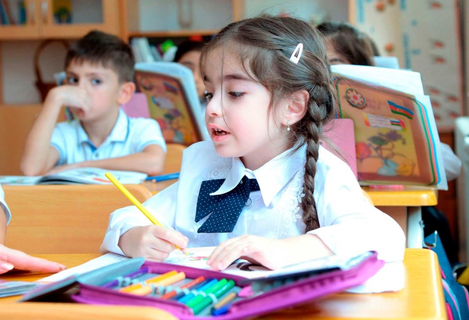 BŞTİ: Birinci siniflərə qəbulla bağlı 2 mindən çox müraciət cavablandırılıb