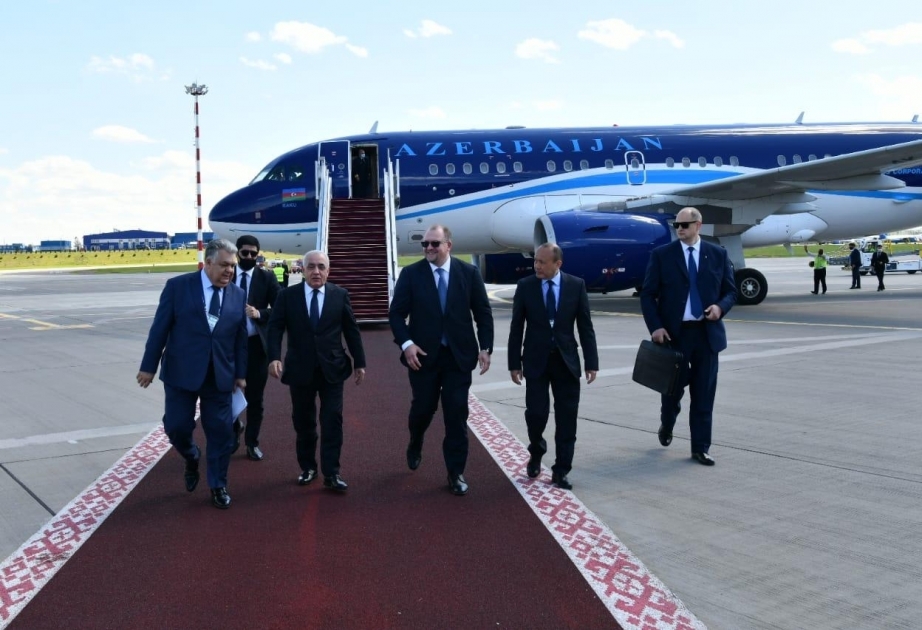 Primer ministro de Azerbaiyán partió hacia Minsk