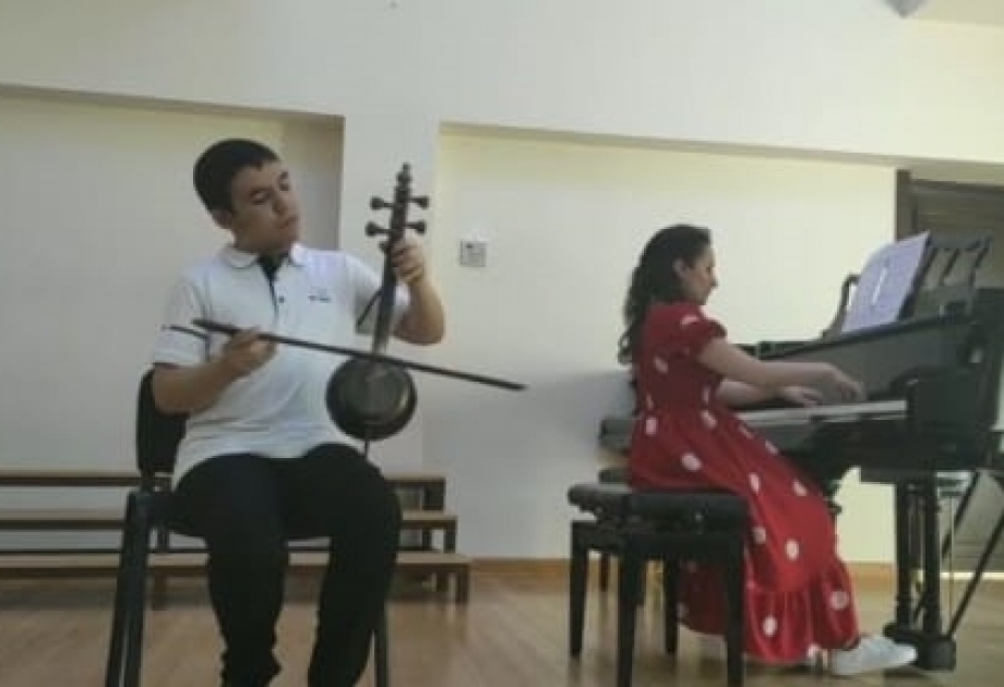 Musiqi məktəbində Respublika Gününə həsr olunmuş onlayn ədəbi-bədii tədbir