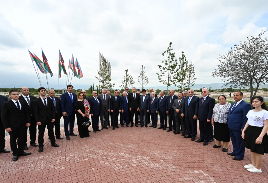 Ilham Aliyev participó en la colocación de los cimientos de la ciudad de Aghdam que se va a restaurar