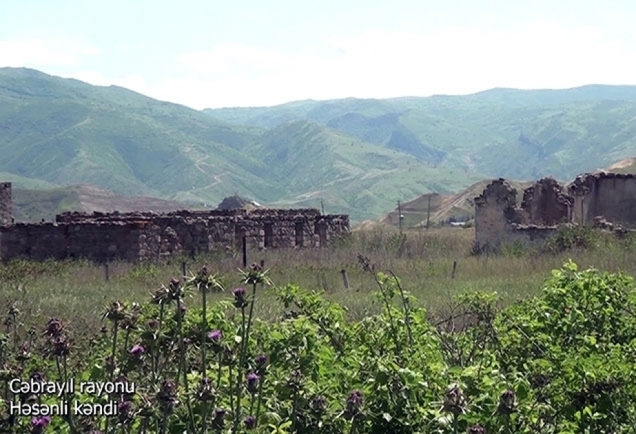 Le ministre de la Défense diffuse une vidéo du village de Hassanli de la région de Djabraïl VIDEO