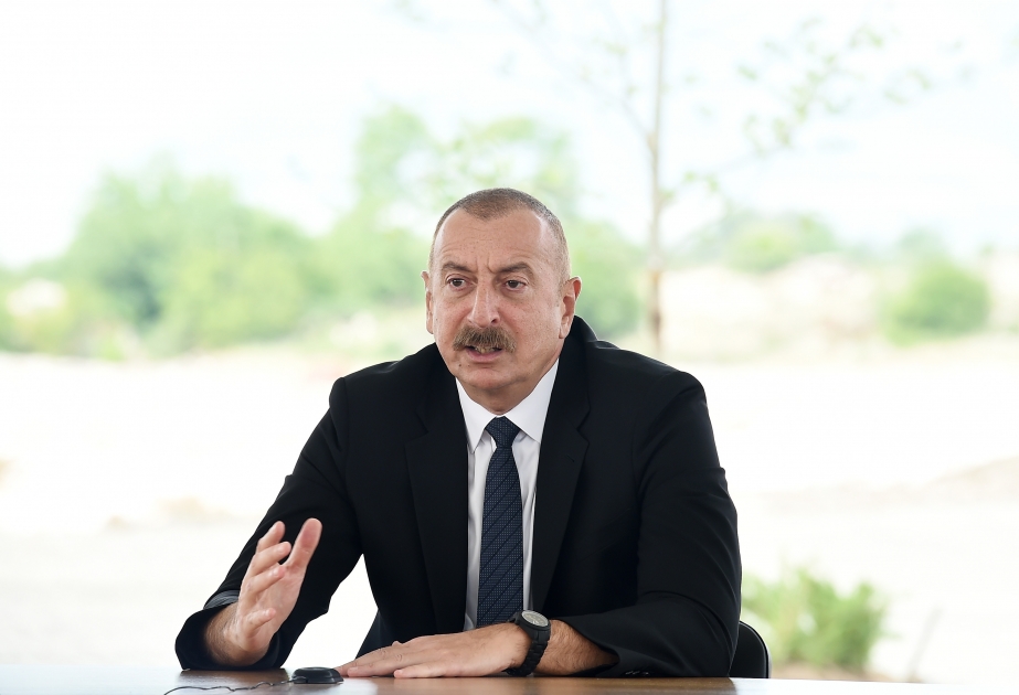 Prezident İlham Əliyev Ağdam ictimaiyyətinin nümayəndələri ilə görüşündə müharibəni qaçılmaz edən səbəblərdən danışıb