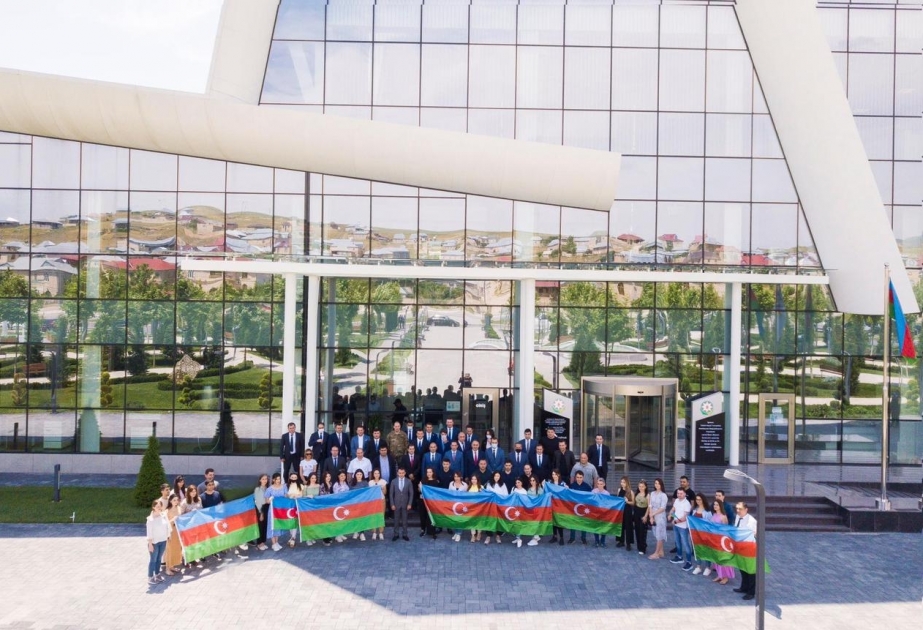 “ASAN xidmət” əməkdaşlarına medallar təqdim olunub