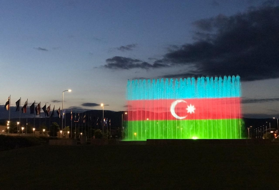 Zaqrebin mərkəzi prospektində yerləşən fontan Azərbaycan bayrağının rəngləri ilə işıqlandırılıb