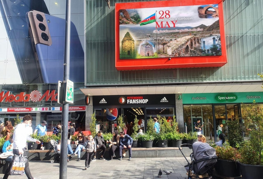 Amsterdam və Rotterdam şəhərlərində Respublika Gününə həsr edilmiş bilbordlar yerləşdirilib