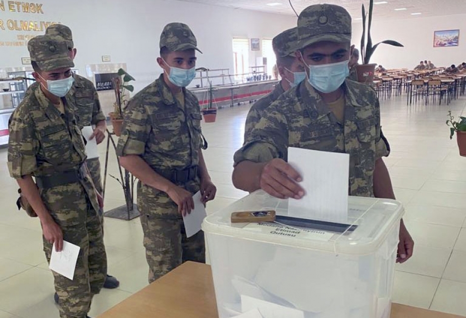 Şəxsi heyəti maraqlandıran məsələlərin öyrənilməsi məqsədilə Azərbaycan Ordusunda sorğular keçirilir
