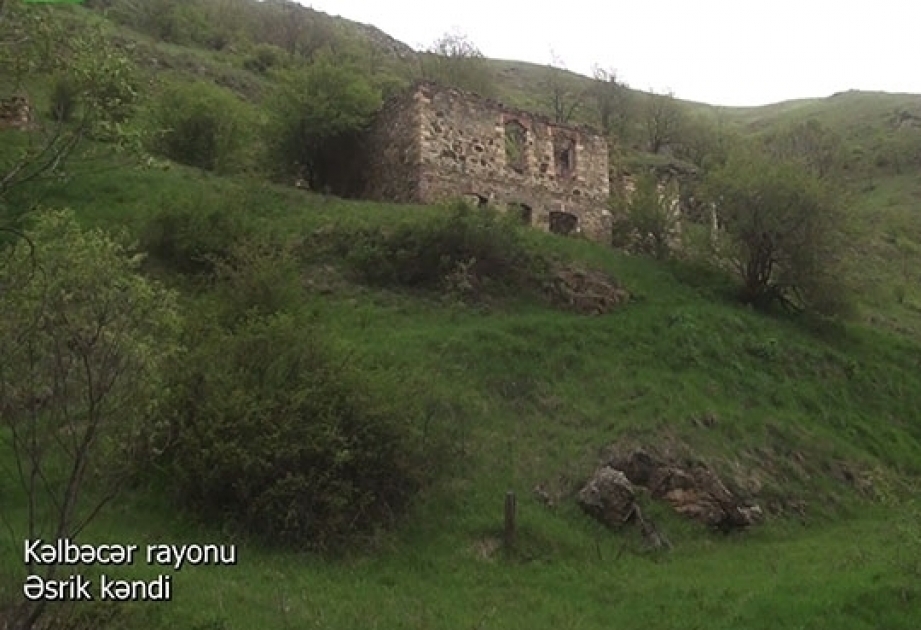 Ministerio de Defensa compartió imágenes de vídeo de la aldea de Asrik en el distrito de Kalbajar
