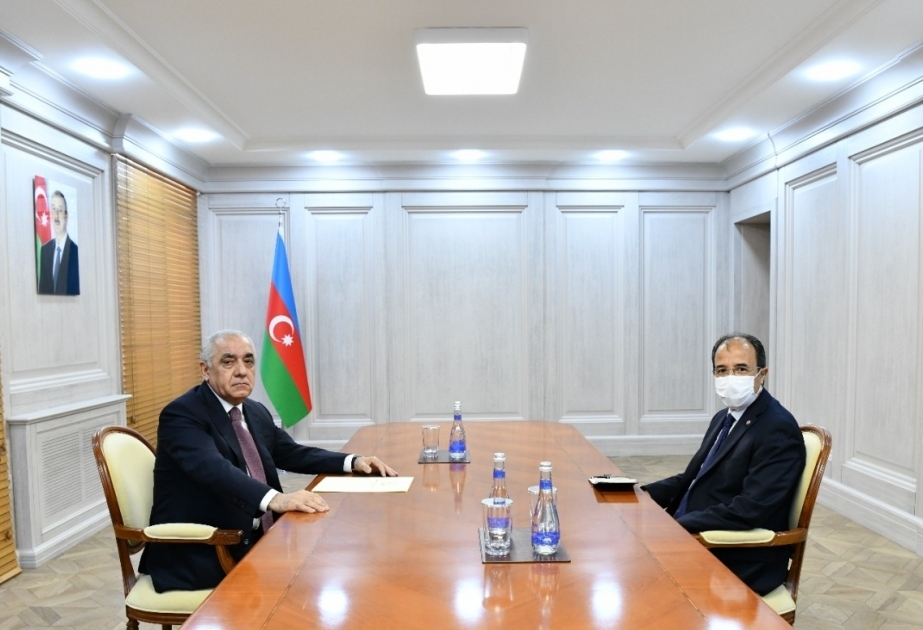 Le Premier ministre Ali Assadov rencontre le nouvel ambassadeur de Turquie en Azerbaïdjan