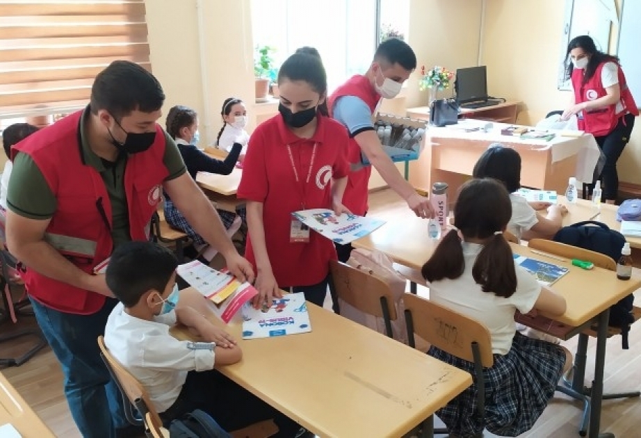 Sumqayıtda 12 nömrəli orta məktəbdə maarifləndirici tədbir aparılıb