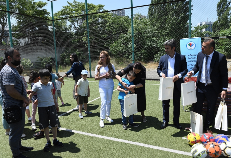 "Azərişıq" Azərbaycan Autizm Assosiasiyasında uşaqları sevindirib