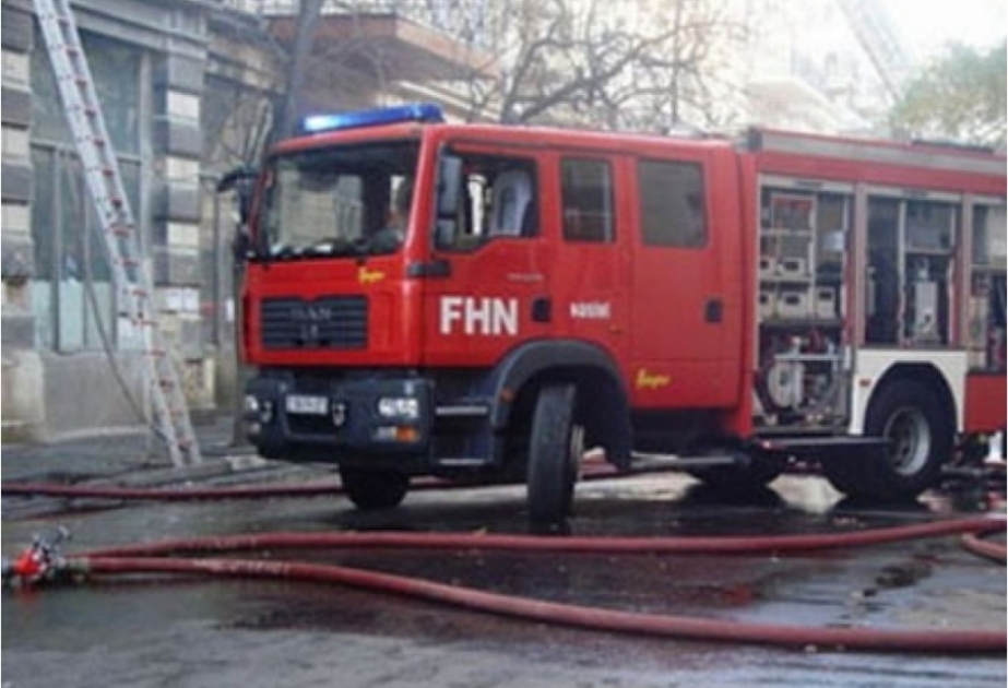 FHN: Nəsimi rayonunda ikimərtəbəli yaşayış binasında baş vermiş yanğın söndürülüb