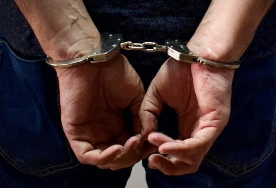 Beş avtomobildən ümumilikdə 1240 manat məbləğində pul və sənədlər oğurlayan şəxs tutulub