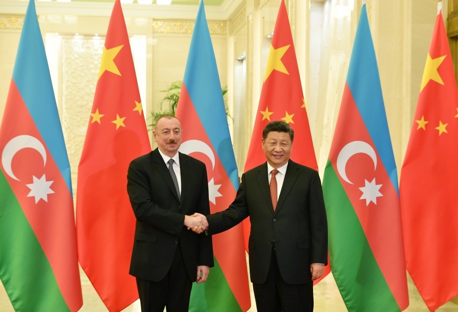 Los presidentes de Azerbaiyán y la República Popular China mantuvieron una conversación telefónica