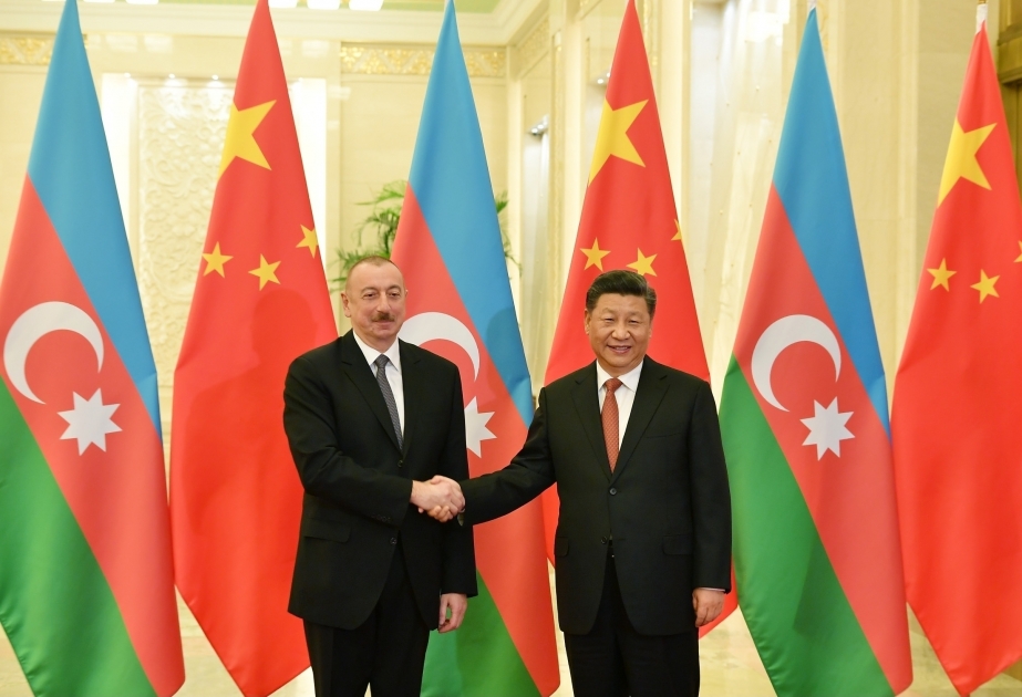 مكالمة هاتفية بين رئيسي أذربيجان والصين
