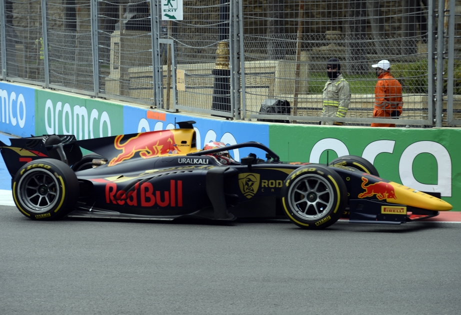 Serxio Peres Formula 1 Azərbaycan Qran-Prisinin ikinci sərbəst yürüşündə birinci olub