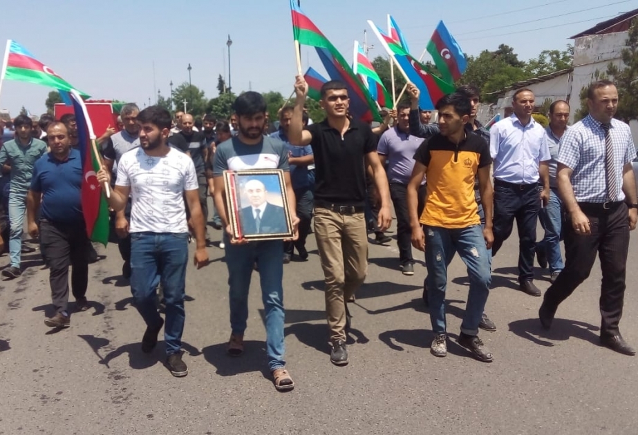Kəlbəcərdə minaya düşərək həlak olan məmur dəfn edilib