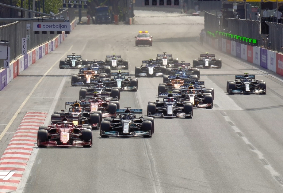 Formel-1-Grand-Prix von Aserbaidschan gestartet