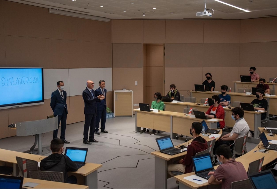 İnformatika üzrə fənn olimpiadasının respublika mərhələsinin final turu ADA Universitetində keçirilib