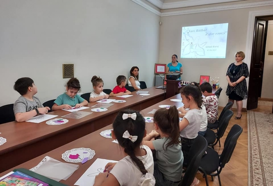 Tarix Muzeyində “Xarıbülbül - Qələbə rəmzi” mövzusunda növbəti ustad dərsi