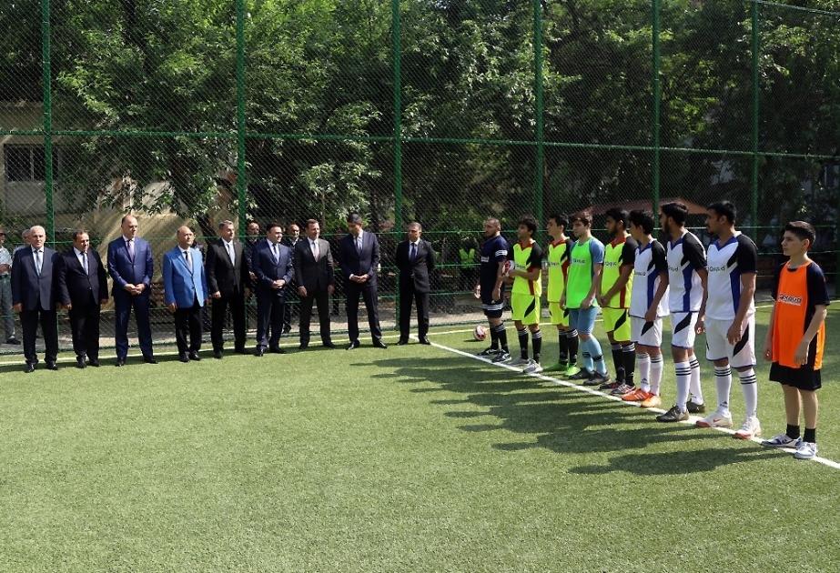 Yasamalda yeni futbol meydançası sakinlərin istifadəsinə verilib