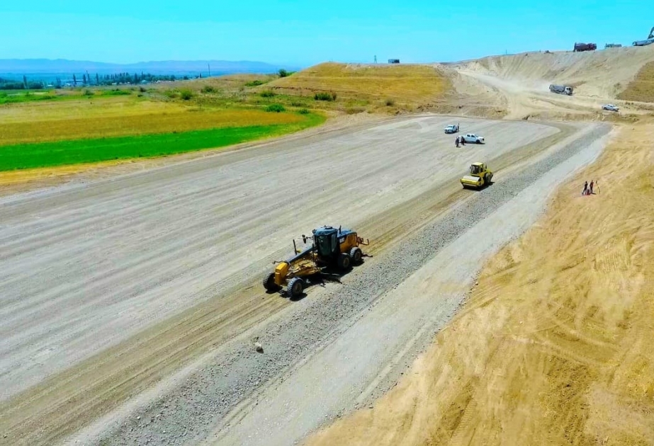 Əhmədbəyli-Horadiz-Mincivan-Ağbənd avtomobil yolunun tikintisi aparılır