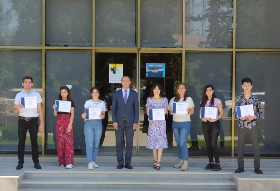 Biləsuvarlı “Vikipediya” könüllüləri xüsusi diplomla təltif olunublar