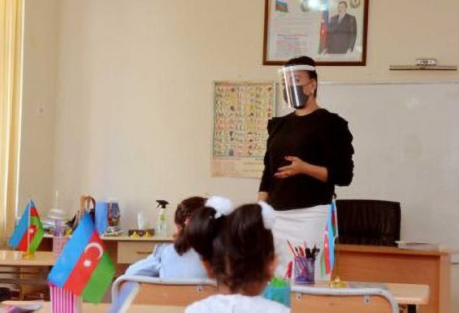 Bakıda çalışan müəllimlərin orta aylıq əməkhaqqı 702 manat təşkil edir