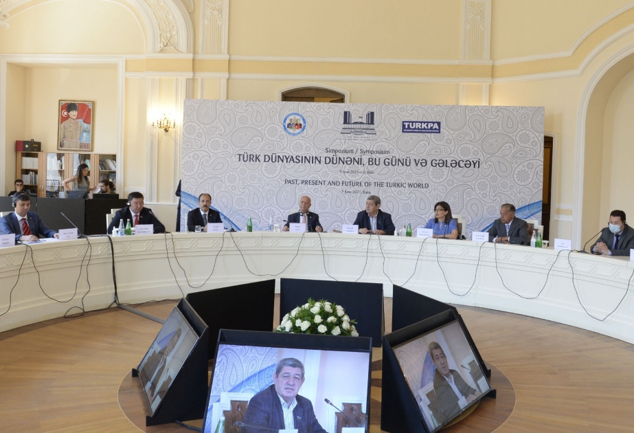 Bakıda “Türk dünyasının dünəni, bu günü və gələcəyi” mövzusunda simpozium keçirilir